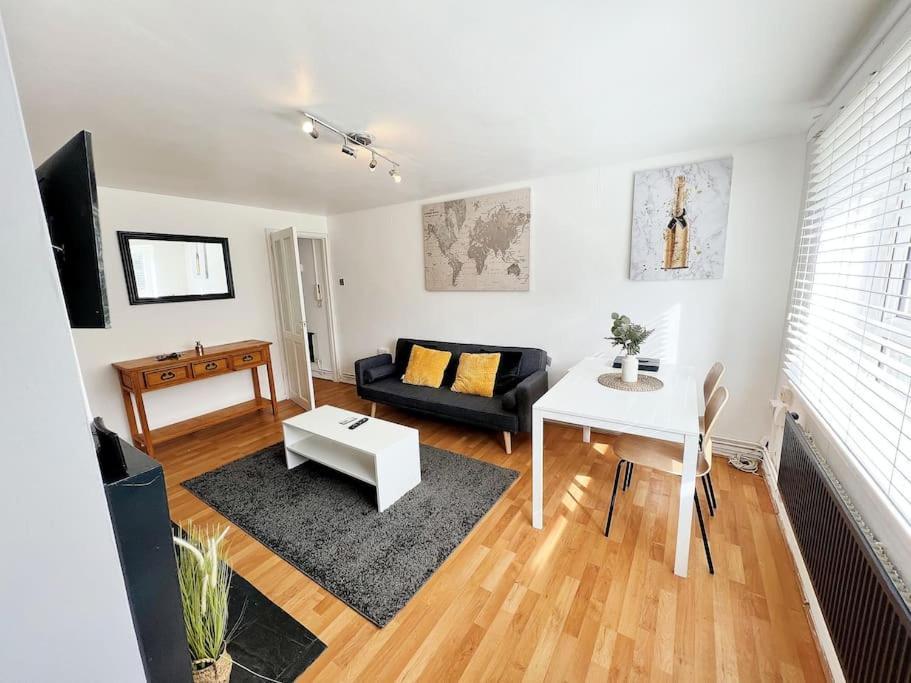 Cosy Croydon Apt Sleeps 5 Exteriör bild